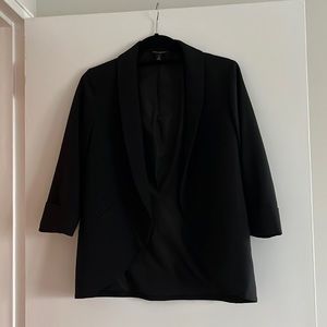 New blazer from Banana Republic. Size 2P. Never worn.